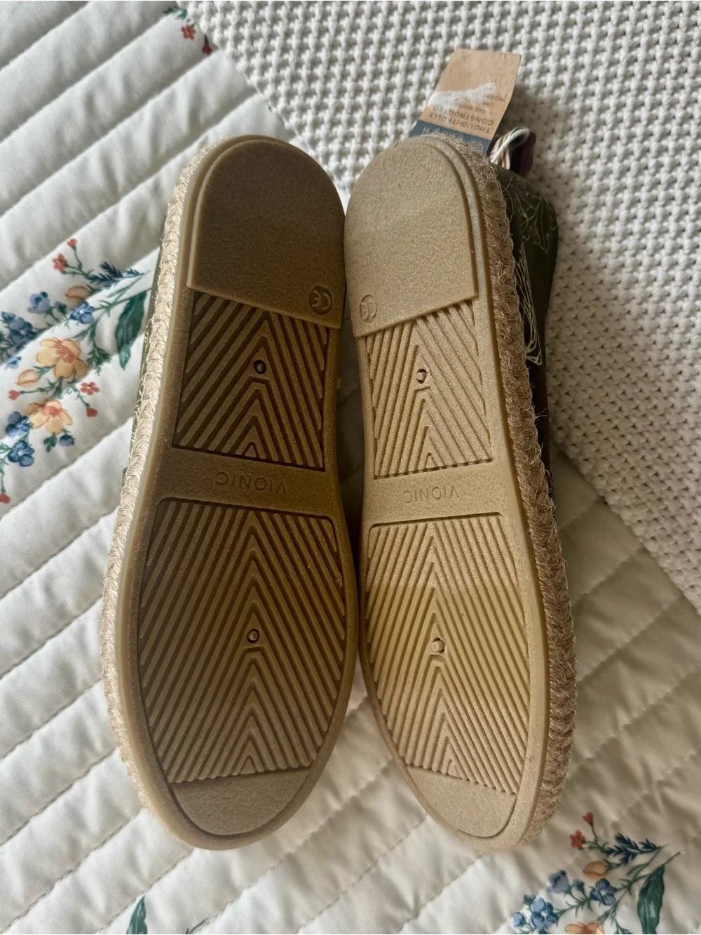 NWT Vionic Beach Laguna Seaweed Coral Print Espadrilles, Green – Size 6.5